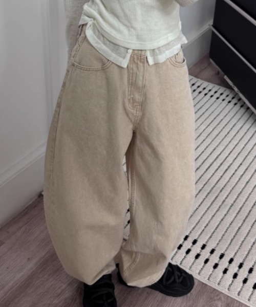 Aelina(エリナ)の「オーバーサイズデニムパンツ(デニムパンツ・レディース・モカ/ピンク・L/M/S)」の4枚目の写真