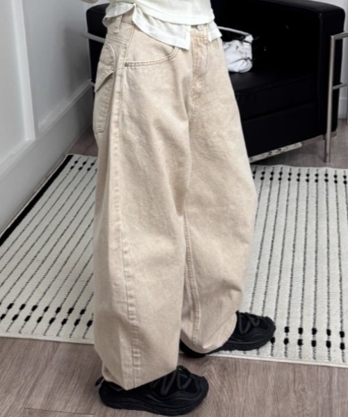 Aelina(エリナ)の「オーバーサイズデニムパンツ(デニムパンツ・レディース・モカ/ピンク・L/M/S)」の8枚目の写真