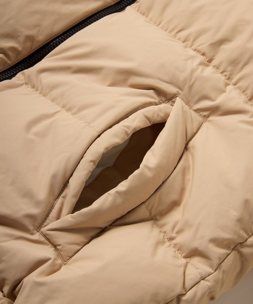 FIRST DOWN（ファーストダウン）の「ダウンジャケット リバーシブル仕様 FDUSA BUBBLE DOWN JKT F942001 ロゴ刺繍（ダウンジャケット/コート・メンズ・ホワイト/ベージュ/ブラック・LL/L/M）」の8枚目の写真