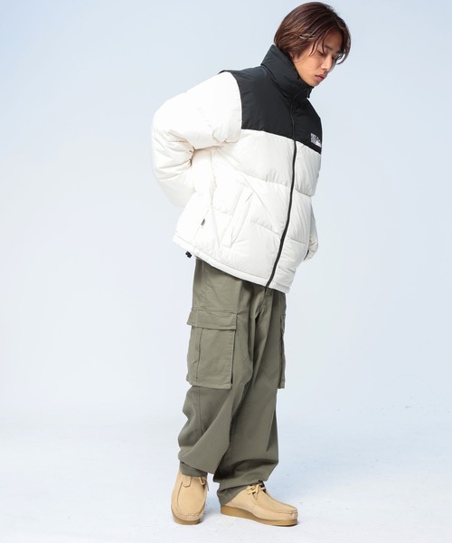 FIRST DOWN（ファーストダウン）の「ダウンジャケット リバーシブル仕様 FDUSA BUBBLE DOWN JKT F942001 ロゴ刺繍（ダウンジャケット/コート・メンズ・ホワイト/ベージュ/ブラック・LL/L/M）」の10枚目の写真