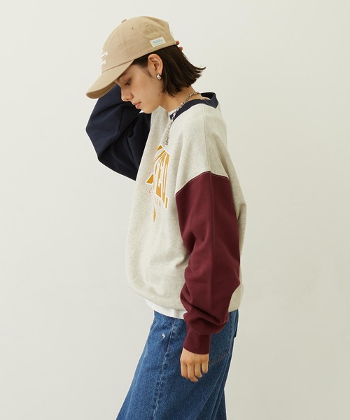 MILKFED.（ミルクフェド）の「COLOR BLOCK SWEAT TOP（スウェット・レディース・ライトブルー/ブラック/オートミール・M/L）」の4枚目の写真