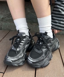 プラットフォームスニーカー