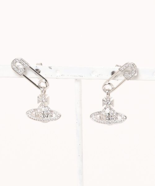 Vivienne Westwood（ヴィヴィアンウエストウッド）の「LUCRECE EARRINGS（ピアス（両耳用）・レディース・シルバー/ゴールド・FREE）」の2枚目の写真