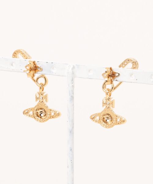 Vivienne Westwood（ヴィヴィアンウエストウッド）の「LUCRECE EARRINGS（ピアス（両耳用）・レディース・シルバー/ゴールド・FREE）」の3枚目の写真