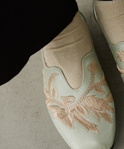 Unitage(ユニテージ)の「刺繍フラットシューズ(その他シューズ・レディース・ライトグリーン/ブラック・LARGE/MEDIUM)」の7枚目の写真