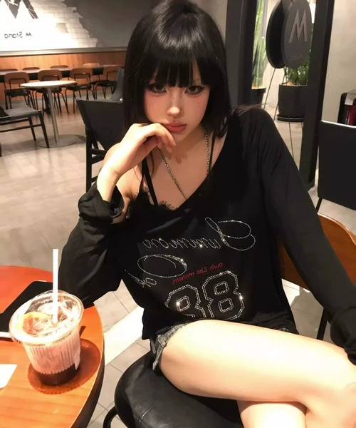 DEVICE(デバイス)の「シアー ストーン ナンバリング オフショルダー レイヤード ロンT トップス Y2K(Tシャツ/カットソー・レディース・ホワイト/ブラック・FREE)」の5枚目の写真