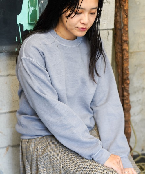 TOWNCRAFT（タウンクラフト）の「TOWNCRAFT / タウンクラフト 90S PIGMENT CREW SWEAT ヴィンテージ加工 ピグメントダイ クルーネックスウェット（スウェット・メンズ・ネイビー/ライトグリーン/ターコイズブルー/グレー/ブラック/ライトブルー/ブルーグレー/オリーブ/ピンク/パープル・MEDIUM/LARGE/XX-LARGE/X-LARGE）」の3枚目の写真