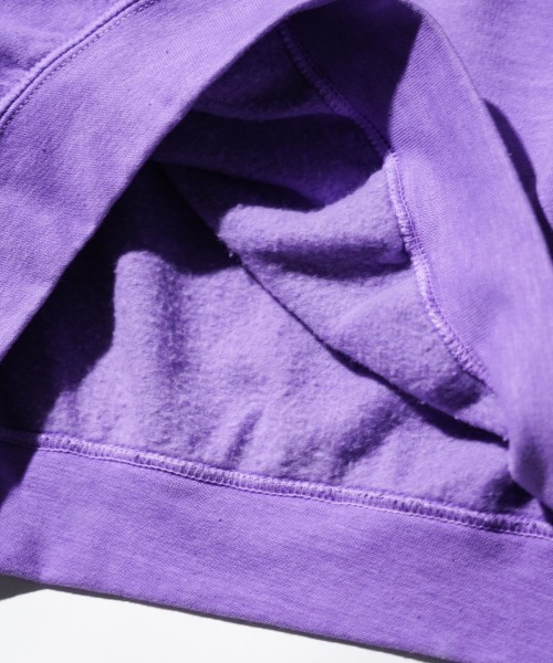 TOWNCRAFT（タウンクラフト）の「TOWNCRAFT / タウンクラフト 90S PIGMENT CREW SWEAT ヴィンテージ加工 ピグメントダイ クルーネックスウェット（スウェット・メンズ・ネイビー/ライトグリーン/ターコイズブルー/グレー/ブラック/ライトブルー/ブルーグレー/オリーブ/ピンク/パープル・MEDIUM/LARGE/XX-LARGE/X-LARGE）」の14枚目の写真