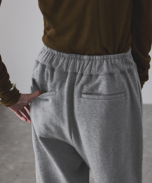 ADAM ET ROPE'（アダムエロペ）の「【サステナブル】カーブスウェットパンツ（その他パンツ・レディース・ホワイト系その他7/グレー・36/38）」の11枚目の写真