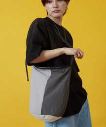 improves（インプローブス）の「バイカラーナイロン ショルダーバッグ（ショルダーバッグ）」