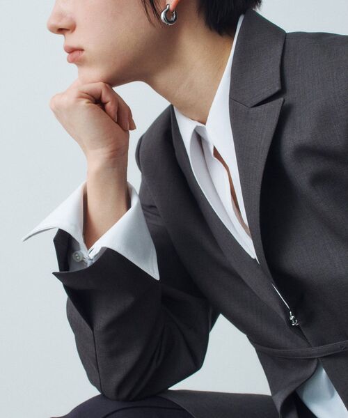 CODE A（コードエー）の「belted chic jacket（テーラードジャケット・レディース・チャコールグレー/ブラウン系・00）」の5枚目の写真