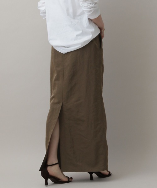 A part by（アパートバイ）の「【セットアップ対応】ナイロンタイトスカート（スカート・レディース・ブラック/ライトベージュ/カーキ・SMALL/MEDIUM）」の4枚目の写真