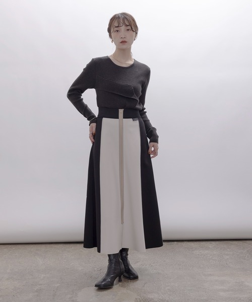 Eimee Law(エイミーロウ)の「リバーシブル ボンディング レタリング フレアースカート(スカート・レディース・ダークネイビー/ブラック/カーキ・FREE)」の4枚目の写真