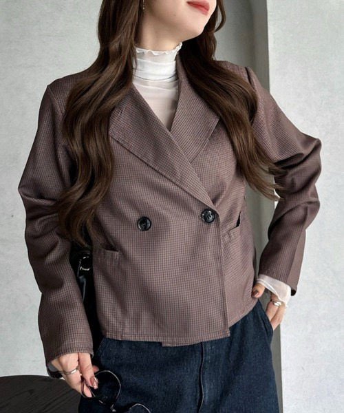 TREOVER(トレオーバー)の「シンプルなのに印象的な大人のためのこなれアイテム ショート丈テーラードダブルジャケット(テーラードジャケット・レディース・ブラウン/チャコール/ブラック/アイボリー/ライトグレー・FREE)」の14枚目の写真