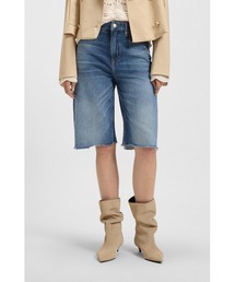 BOSS（ボス）の「ニーレングス デニム ショートパンツ ロウヘム（デニムパンツ）」