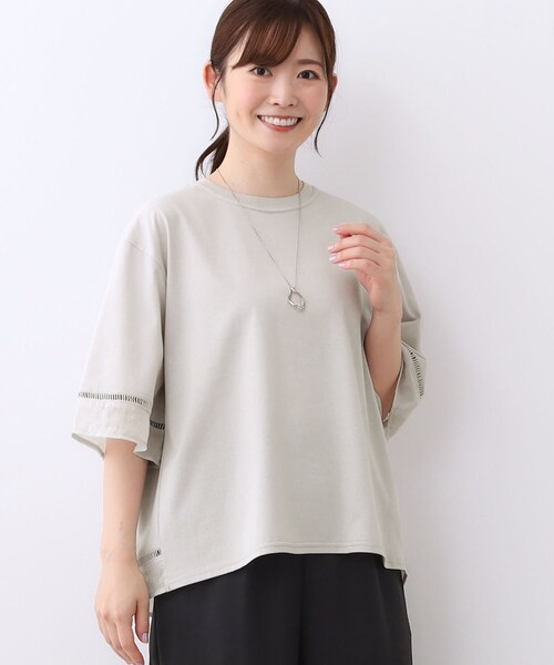 Reflect(リフレクト)の「【E‐QUALITY/体型カバー】シアー×レースデザインプルオーバー(Tシャツ/カットソー・レディース・ナチュラル/ブラック/ブルーグリーン・09/11)」の2枚目の写真