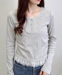 INGNI（イング）の「ヘンリーネックレース付プレートロゴ長袖リブトップス（Tシャツ/カットソー・レディース）」