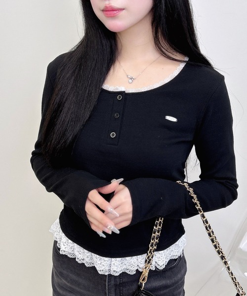 INGNI(イング)の「ヘンリーネックレース付プレートロゴ長袖リブトップス/A(Tシャツ/カットソー・レディース・ボルドー/ブラック/グレー・M)」の9枚目の写真