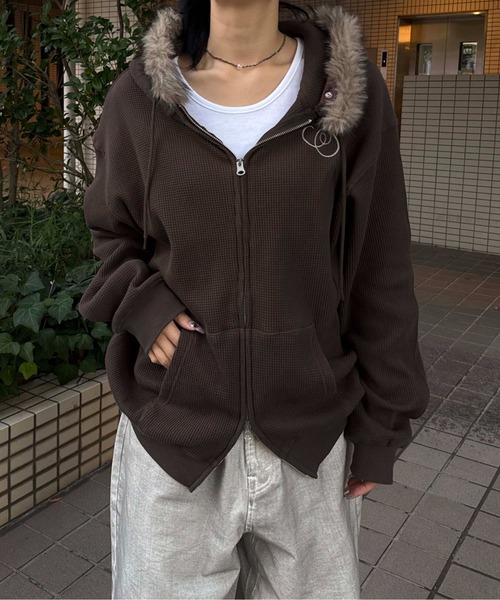 sedacle（セダクル）の「2wayフェイクファーフードワッフルパーカー（パーカー・レディース・カモフラージュ/ボルドー/リアルツリーカモ/ブラック/ネイビー/チャコールグレー/ブラウン・SMALL/MEDIUM/LARGE）」の4枚目の写真