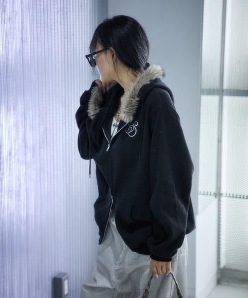 sedacle（セダクル）の「2wayフェイクファーフードワッフルパーカー（パーカー・レディース・カモフラージュ/ボルドー/リアルツリーカモ/ブラック/ネイビー/チャコールグレー/ブラウン・SMALL/MEDIUM/LARGE）」の15枚目の写真