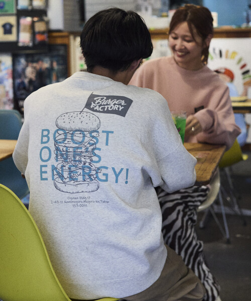 FREAK'S STORE（フリークスストア）の「限定展開 Burger Factory×FREAK'S STORE/バーガーファクトリー 別注 ビッグシルエット バックプリント クルーネックスウェット（スウェット・メンズ・アッシュグレー/ブラウン/スミクロ/ピンク・SMALL/MEDIUM/LARGE）」の15枚目の写真
