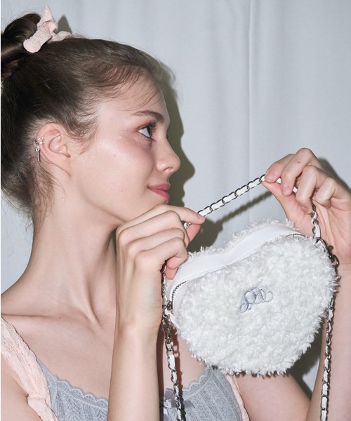mieya mieya(ミーヤミーヤ)の「【mieya mieya】"m" boa heart bag/ボアハートバッグ"(ショルダーバッグ・レディース・ホワイト/ブラック・FREE)」の8枚目の写真