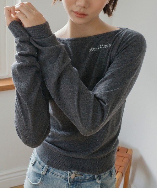 muahmuah(ムーアムーア)の「A'GEM/9 × .kom 『muah muah/ムーアムーア』 SLIM FIT BOAT NECK KNIT/ボートネック スリムフィット ニット(ニット/セーター・レディース・チャコールグレー/アイボリー/ブラック/A・FREE)」の3枚目の写真