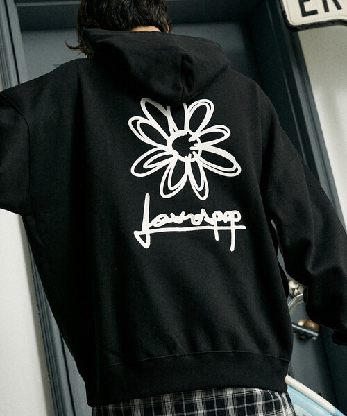 PUBLUX(パブリュクス)の「PUBLUX/パブリュクス LOVE POP STUDIO FLOWER GRAPHIC HOODIE(限定展開)(パーカー・メンズ・ライトグレー/ブラウン/ブラック・SMALL/MEDIUM/LARGE)」の4枚目の写真