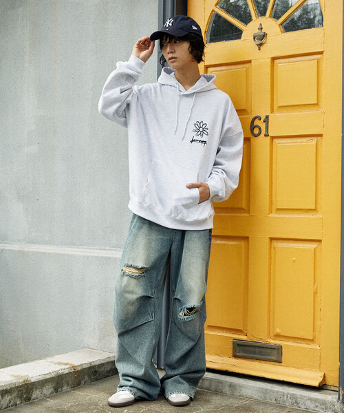 PUBLUX(パブリュクス)の「PUBLUX/パブリュクス LOVE POP STUDIO FLOWER GRAPHIC HOODIE(限定展開)(パーカー・メンズ・ライトグレー/ブラウン/ブラック・SMALL/MEDIUM/LARGE)」の15枚目の写真