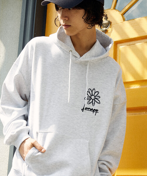 PUBLUX(パブリュクス)の「PUBLUX/パブリュクス LOVE POP STUDIO FLOWER GRAPHIC HOODIE(限定展開)(パーカー・メンズ・ライトグレー/ブラウン/ブラック・SMALL/MEDIUM/LARGE)」の17枚目の写真