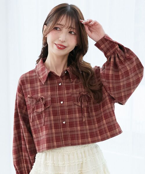 MAJESTIC LEGON(マジェスティックレゴン)の「ハートボタンリボンつきシャツ(シャツ/ブラウス・レディース・ブラック系その他/ブラウン系その他2/レッド系その他2・MEDIUM)」の3枚目の写真
