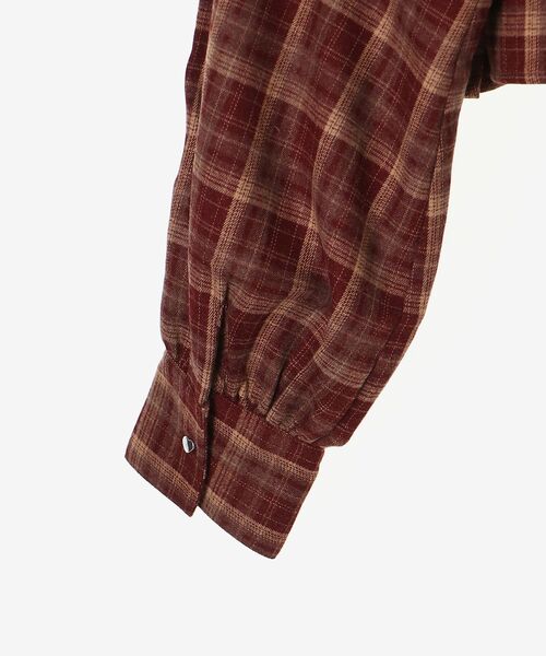 MAJESTIC LEGON(マジェスティックレゴン)の「ハートボタンリボンつきシャツ(シャツ/ブラウス・レディース・ブラック系その他/ブラウン系その他2/レッド系その他2・MEDIUM)」の16枚目の写真