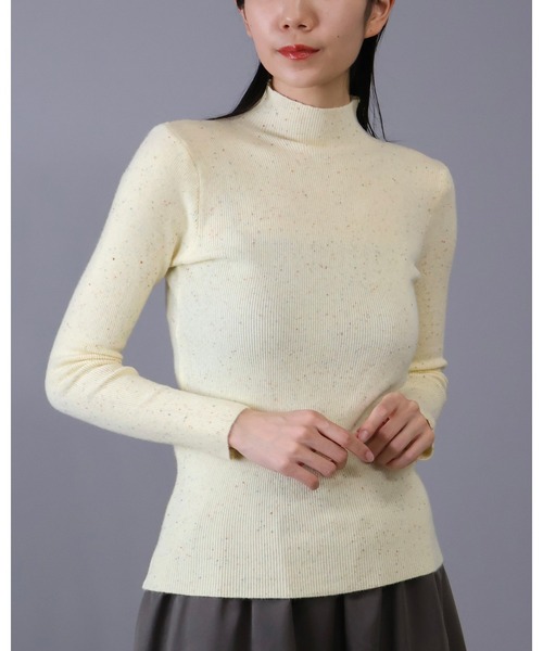 Doumoi（ドゥモエ）の「ハイネック　カラーネップ　ニットプルオーバー（Tシャツ/カットソー・レディース・ベージュ/ミント/イエロー/ホワイト/ピンク/グレー・FREE）」の14枚目の写真