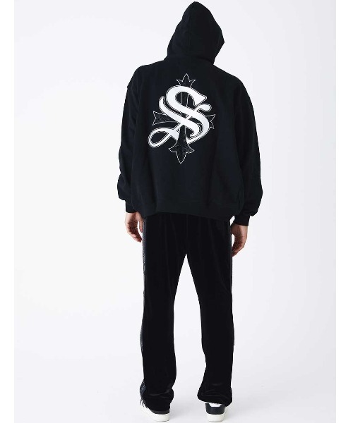 SUPPLIER(サプライヤー)の「A'GEM/9 × .kom 『SUPPLIER/サプライヤー』 Boxy Fit Cross Logo Hoodie/ボクシーフィット クロスロゴ プルオーバーパーカー(パーカー・メンズ・ブラック・XL/L/M)」の3枚目の写真