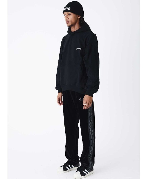 SUPPLIER(サプライヤー)の「A'GEM/9 × .kom 『SUPPLIER/サプライヤー』 Boxy Fit Cross Logo Hoodie/ボクシーフィット クロスロゴ プルオーバーパーカー(パーカー・メンズ・ブラック・XL/L/M)」の7枚目の写真