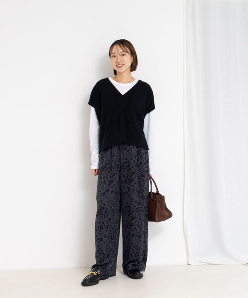 NOLLEY’S(ノーリーズ)の「ウォッシャブルレオパードプリントパンツ(その他パンツ・レディース・ブルー系その他6/ブラック系その他・38/36)」の5枚目の写真
