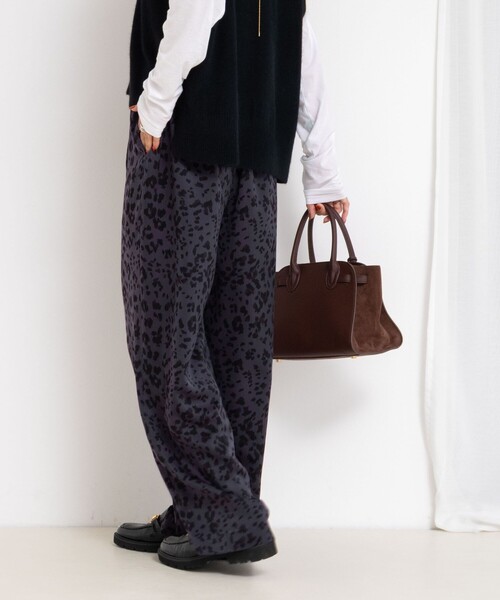 NOLLEY’S(ノーリーズ)の「ウォッシャブルレオパードプリントパンツ(その他パンツ・レディース・ブルー系その他6/ブラック系その他・38/36)」の8枚目の写真