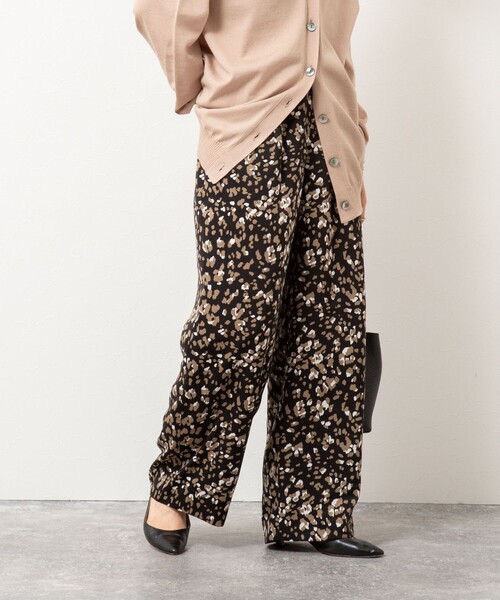 NOLLEY’S(ノーリーズ)の「ウォッシャブルレオパードプリントパンツ(その他パンツ・レディース・ブルー系その他6/ブラック系その他・38/36)」の15枚目の写真
