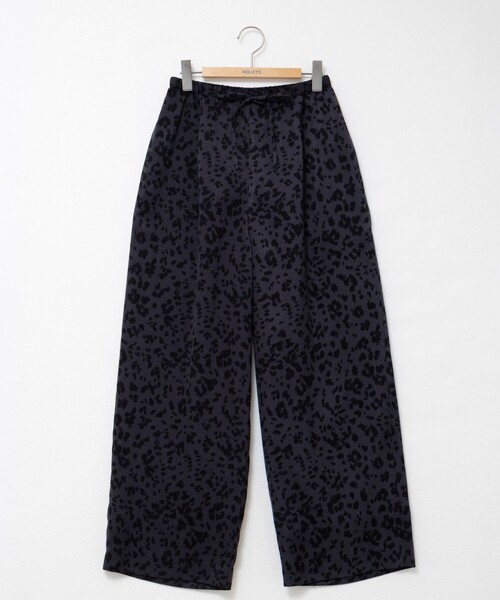 NOLLEY’S(ノーリーズ)の「ウォッシャブルレオパードプリントパンツ(その他パンツ・レディース・ブルー系その他6/ブラック系その他・38/36)」の18枚目の写真