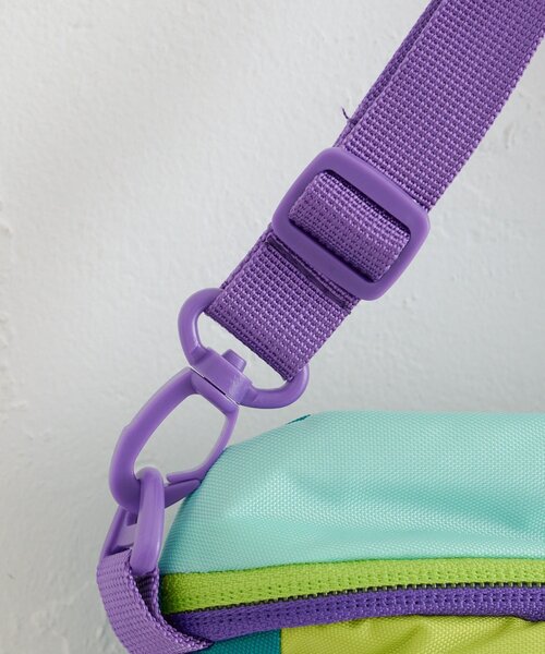 w closet（ダブルクローゼット）の「マルチWAYカラーショルダーBAG（ショルダーバッグ・レディース・パープル/レッド・FREE）」の9枚目の写真