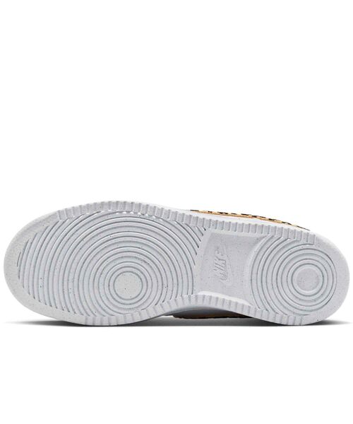 NIKE(ナイキ)の「ナイキ コート ビジョン LOW SE ウィメンズシューズ / Nike Court Vision Low SE Women's Shoes IM7646-100 White(スニーカー・レディース・ホワイト・23/23.5/24/24.5/22/22.5/25/25.5/26)」の3枚目の写真