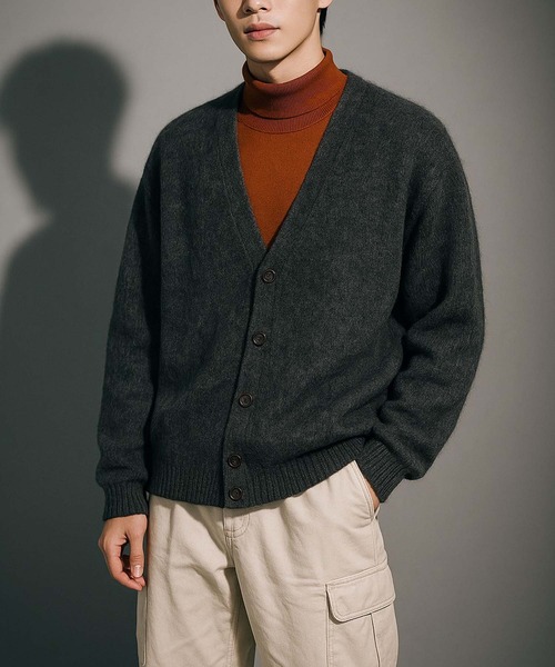 VIBGYOR(ヴィブジョー)の「【Korea Select】 ボカシVネックカーディガン(CN)(カーディガン/ボレロ・メンズ・ブルー/チャコールグレー/レッド系その他・FREE)」の1枚目の写真