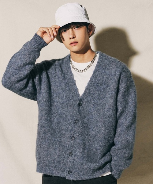 VIBGYOR(ヴィブジョー)の「【Korea Select】 ボカシVネックカーディガン(CN)(カーディガン/ボレロ・メンズ・ブルー/チャコールグレー/レッド系その他・FREE)」の2枚目の写真