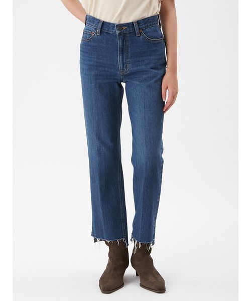 Mila Owen（ミラオーウェン）の「センタープレス裾段差デニムパンツ（デニムパンツ・レディース・ブルー/ライトブルー/ブラック・00/2/1/0）」の3枚目の写真