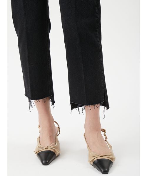 Mila Owen（ミラオーウェン）の「センタープレス裾段差デニムパンツ（デニムパンツ・レディース・ブルー/ライトブルー/ブラック・00/2/1/0）」の19枚目の写真