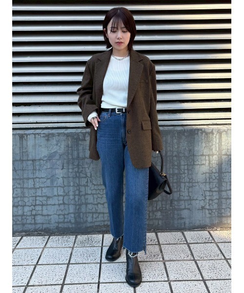 Mila Owen(ミラオーウェン)の「センタープレス裾段差デニムパンツ(デニムパンツ・レディース・ブルー/ライトブルー/ブラック・00/2/1/0)」の4枚目の写真