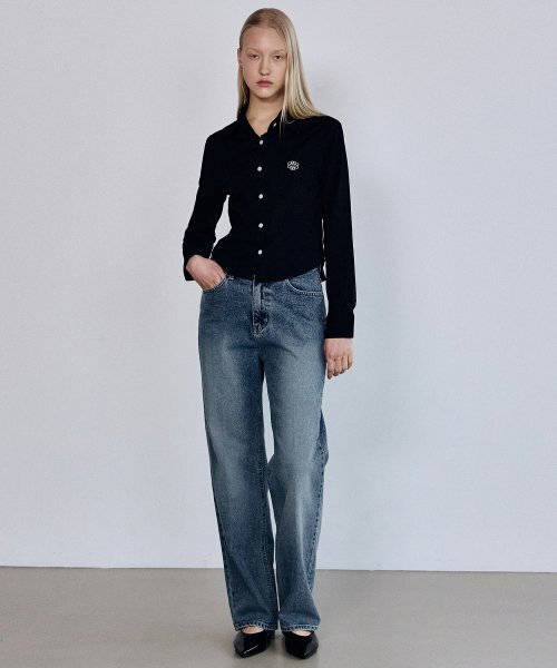 NICK&NICOLE(ニックアンドニコール)の「MINIMAL MIDRISE STRAIGHT DENIM PANTS_BLUE(デニムパンツ・レディース・その他・SMALL/MEDIUM/LARGE)」の4枚目の写真