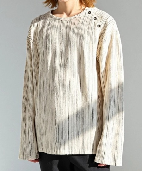 BENUSTA(ベヌスタ)の「A'GEM/9 × .kom 『BENUSTA/ベヌスタ』 Metallic Pleated Rib Top/メタリックプリーツリブトップス(Tシャツ/カットソー・メンズ・ホワイト/ブラック・FREE)」の3枚目の写真