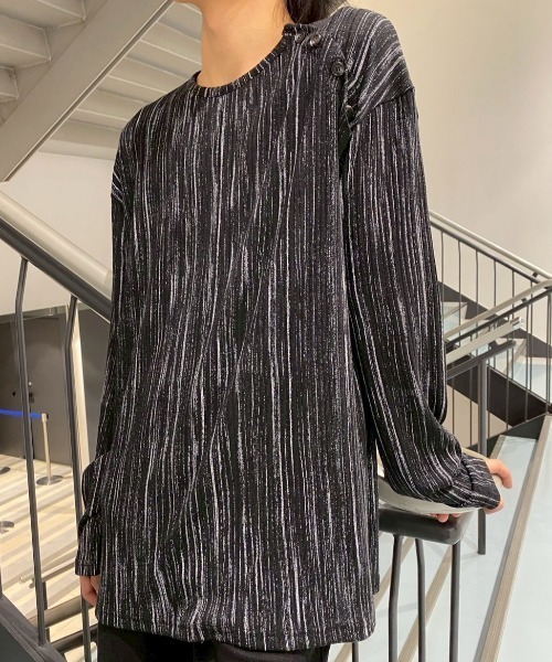 BENUSTA(ベヌスタ)の「A'GEM/9 × .kom 『BENUSTA/ベヌスタ』 Metallic Pleated Rib Top/メタリックプリーツリブトップス(Tシャツ/カットソー・メンズ・ホワイト/ブラック・FREE)」の7枚目の写真