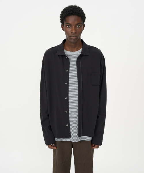 INSILENCE(インサイロンス)の「ボタンダウンジャージシャツ ブラック(シャツ/ブラウス・レディース・その他・MEDIUM/LARGE)」の1枚目の写真